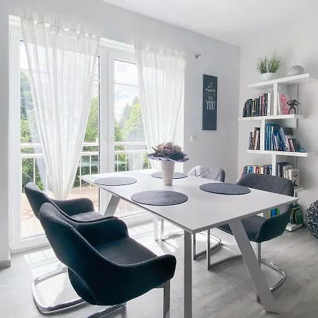 Apartmán Staycozy Bike&Ski Apartments, Carport Fuer Fahrrad, Motorrad, Ski, Barrierefrei, Erdgeschoss Winterberg