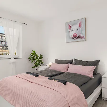 Apartmán Staycozy Bike&Ski Apartments, Carport Fuer Fahrrad, Motorrad, Ski, Barrierefrei, Erdgeschoss *